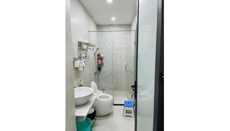 Nhà MT Q2-gần BV Lê Văn Thịnh-5x30m-4 tầng - 4 PN -chuẩn đẹp